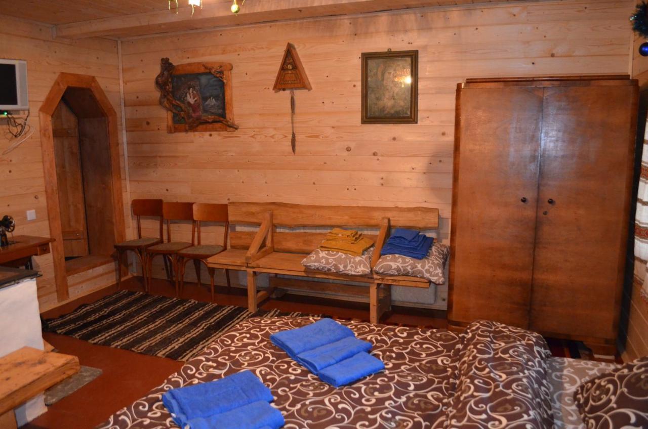 Приватна Садиба "Світлиця Гуцульщини" Vorokhta Exterior foto