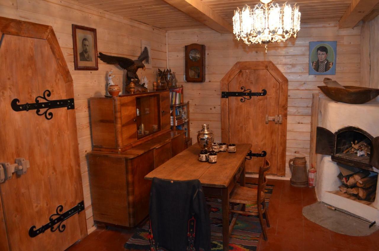 Приватна Садиба "Світлиця Гуцульщини" Vorokhta Exterior foto